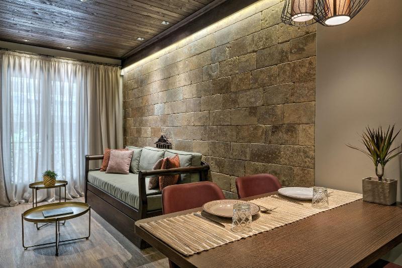 Estia Boutique Aparthotel 4*