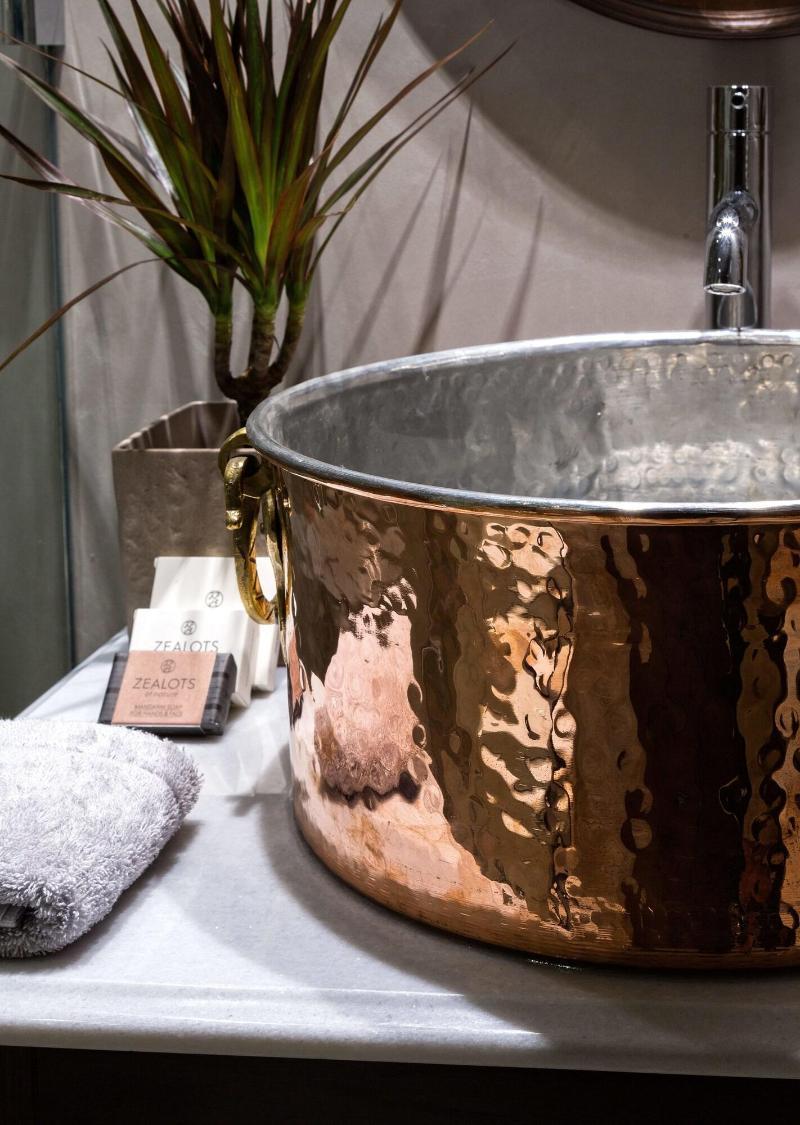 Estia Boutique Aparthotel 4*
