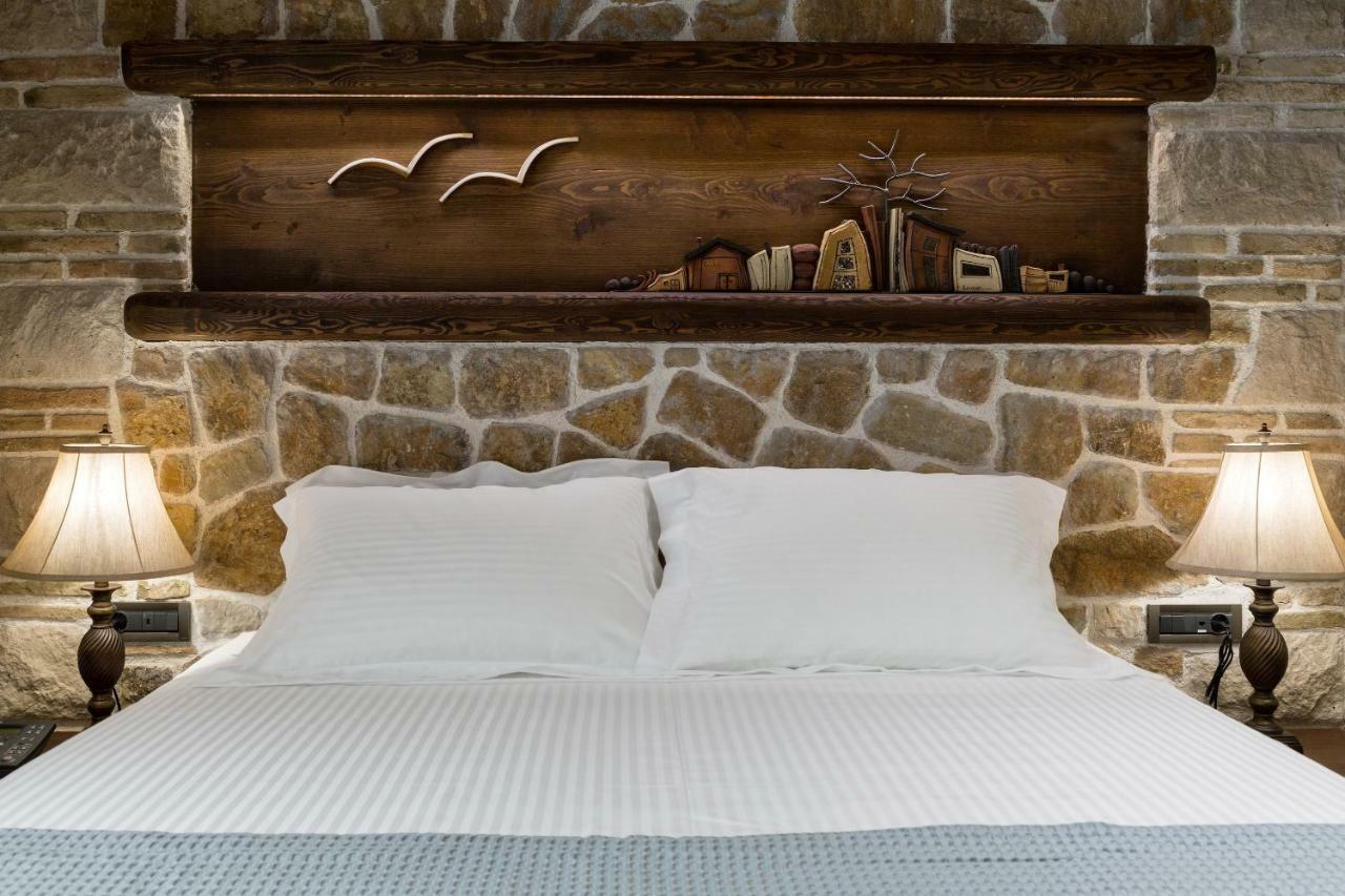 Estia Boutique Aparthotel 4*